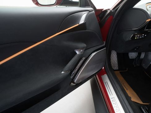 Certified 2022 Ferrari Roma image 17