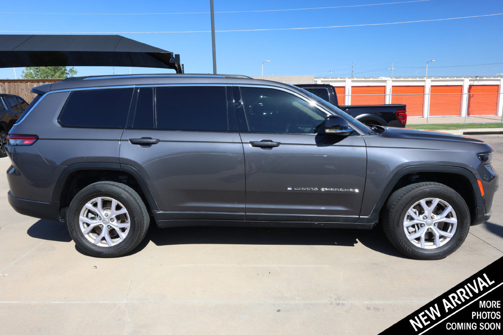 Used 2022 Jeep Grand Cherokee L Limited AWD/4WD image 4