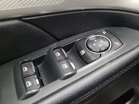 Used 2017 Ford Explorer XLT w/ Equipment Group 202A AWD/4WD image 27