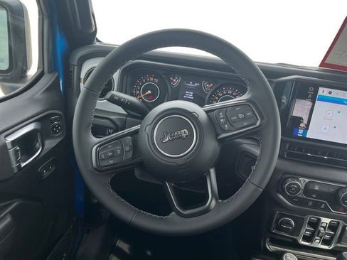 New 2025 Jeep Gladiator Sport image 12