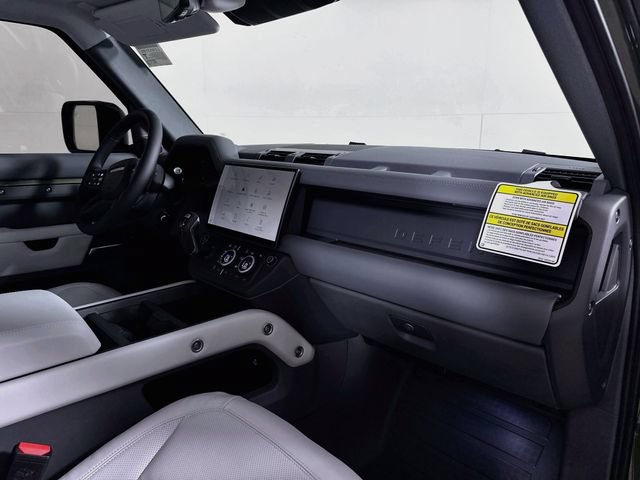 New 2026 Land Rover Defender 110 X-Dynamic SE AWD/4WD image 31