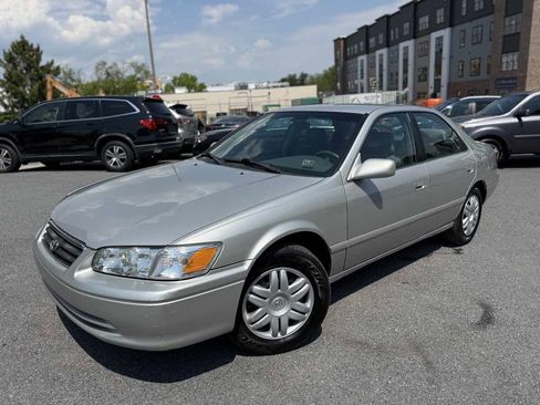 Used 2001 Toyota Camry LE FWD image 3