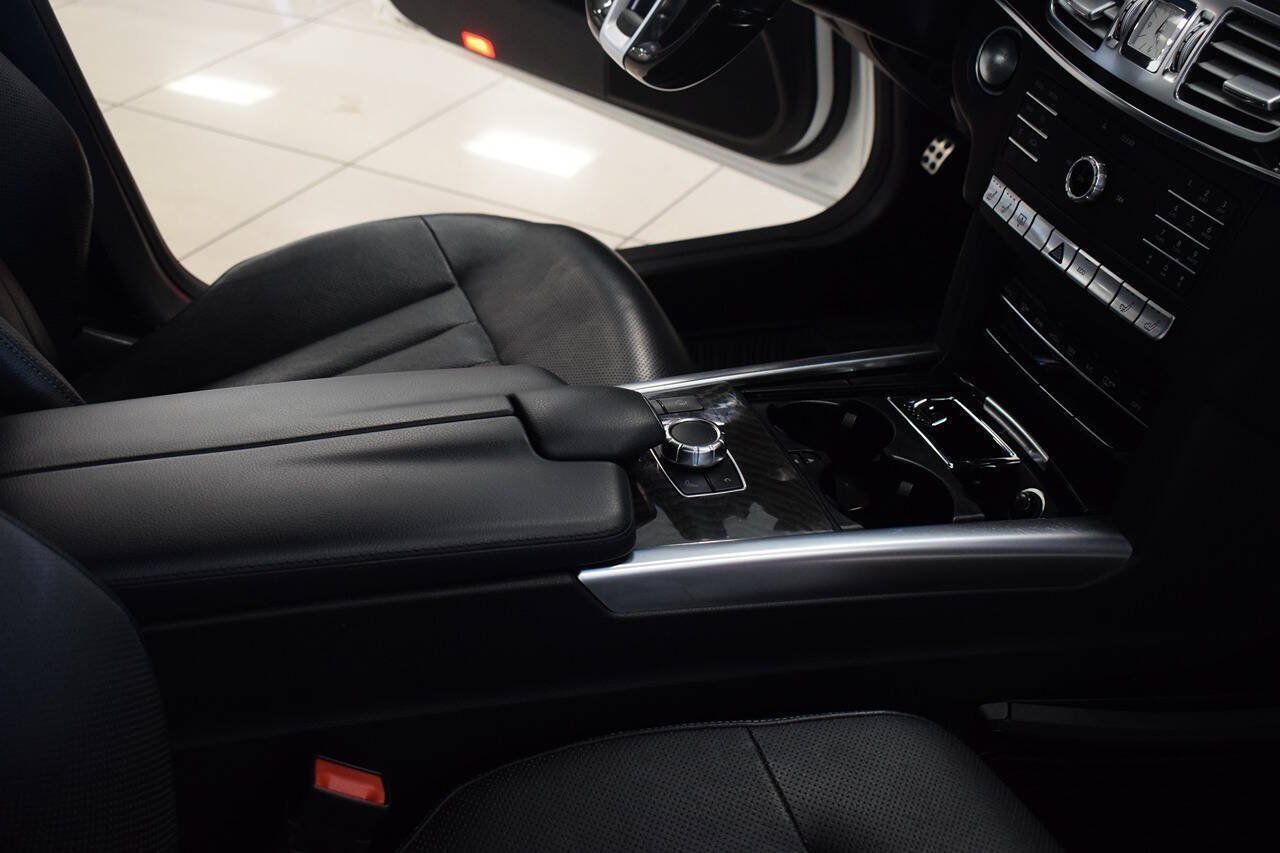 Used 2016 Mercedes-Benz E 400 Sedan image 25