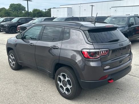Used 2022 Jeep Compass Trailhawk w/ Trailhawk Convenience Group AWD/4WD image 5