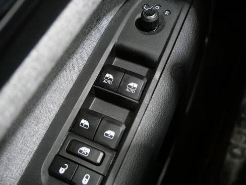 Used 2023 Jeep Compass Latitude AWD/4WD image 12