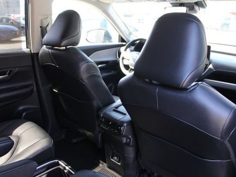 Certified 2025 Toyota Grand Highlander FWD image 24