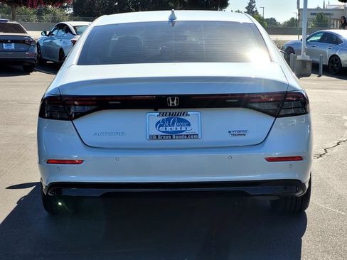 Used 2023 Honda Accord Touring image 5