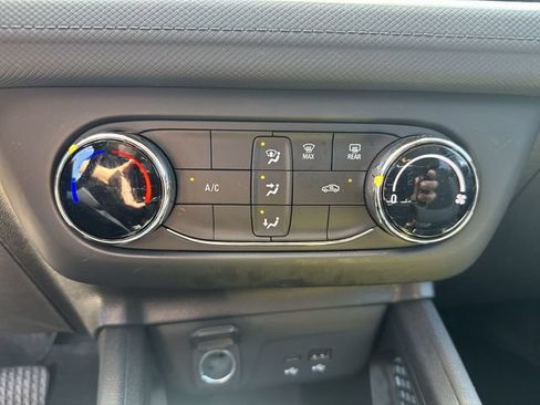 Used 2024 Chevrolet TrailBlazer LS w/ LS Convenience Package FWD image 38