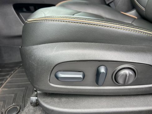 Used 2024 GMC Terrain AT4 AWD/4WD image 19