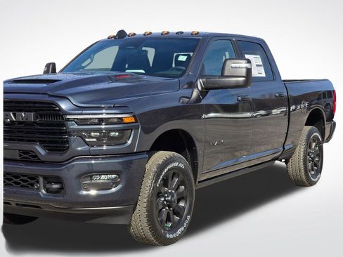New 2026 RAM 2500 Laramie AWD/4WD image 42