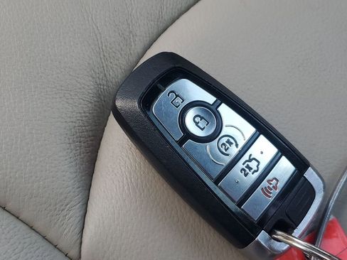 Used 2018 Ford Explorer XLT w/ Equipment Group 202A image 39