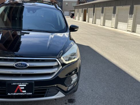 Used 2017 Ford Escape Titanium w/ Equipment Group 301A AWD/4WD image 10