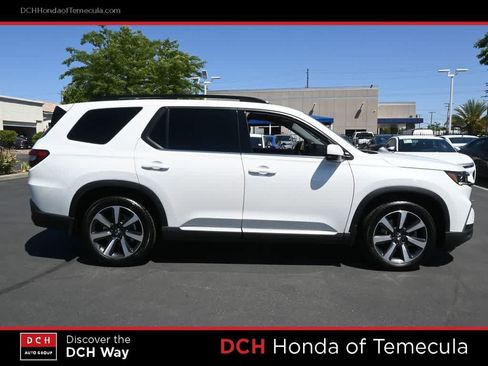 Certified 2024 Honda Pilot Touring image 5