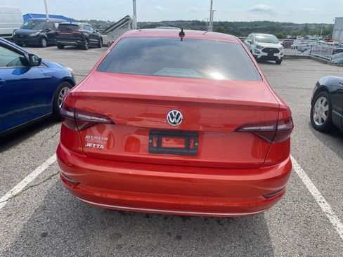 Used 2020 Volkswagen Jetta SE w/ SE Cold Weather Package FWD image 5