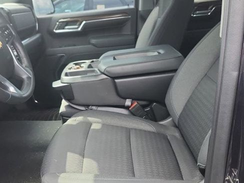 Used 2023 Chevrolet Silverado 1500 LT AWD/4WD image 5