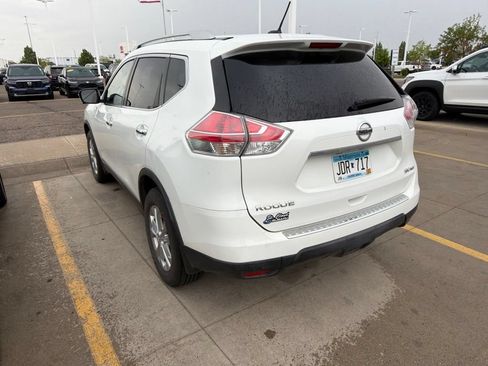 Used 2016 Nissan Rogue SV w/ SV Premium Package AWD/4WD image 5