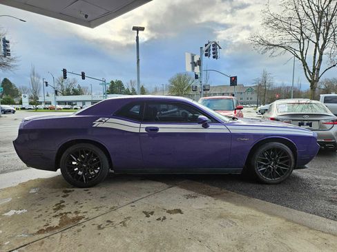 Used 2010 Dodge Challenger R/T image 2