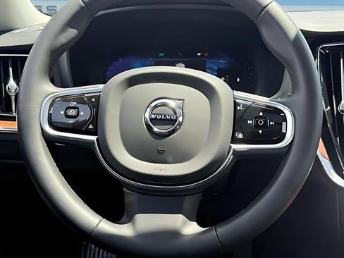 Used 2025 Volvo S60 B5 Plus AWD/4WD image 9