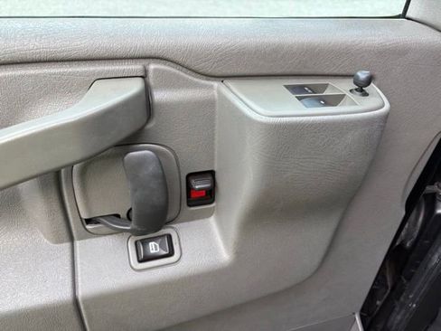 Used 2019 Chevrolet Express 2500 w/ Driver Convenience Package RWD image 10