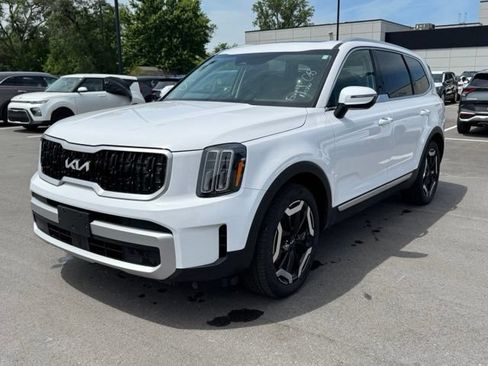 Used 2025 Kia Telluride EX w/ EX Captain's Chair Package AWD/4WD image 8