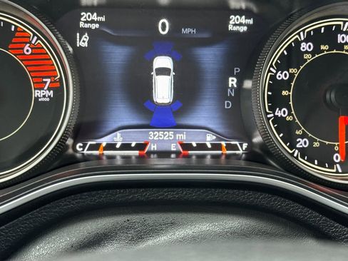 Used 2020 Jeep Cherokee Trailhawk image 28