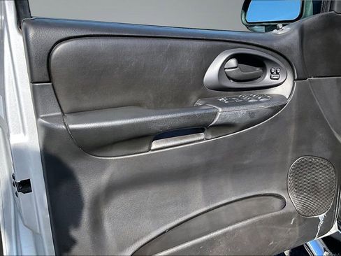 Used 2008 Chevrolet TrailBlazer SS w/ Sun And 6-Disc Cd Package image 22