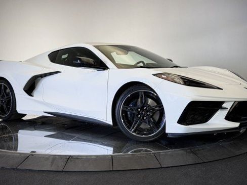 Used 2024 Chevrolet Corvette Stingray Premium Cpe w/ Z51 Performance Package RWD image 2