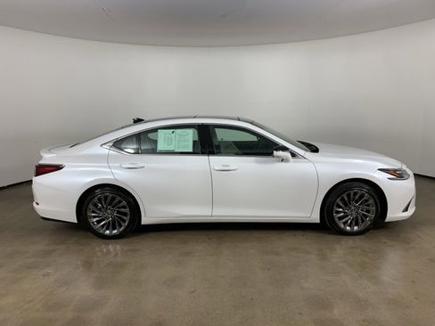Used 2025 Lexus ES 350 Ultra Luxury w/ Accessory Package (Z2) image 7