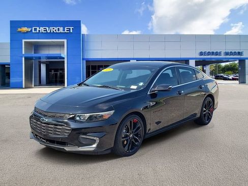 Used 2018 Chevrolet Malibu LT w/ Leather Package FWD image 2