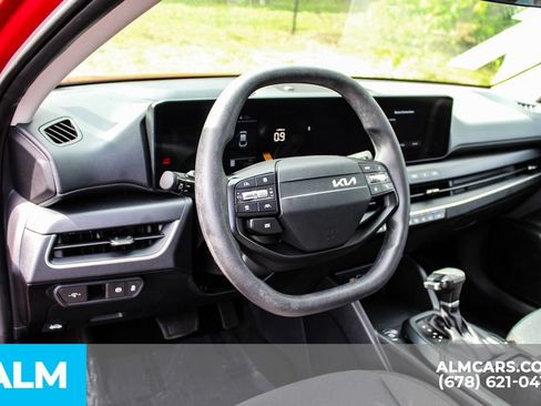 Used 2025 Kia K4 FWD image 28