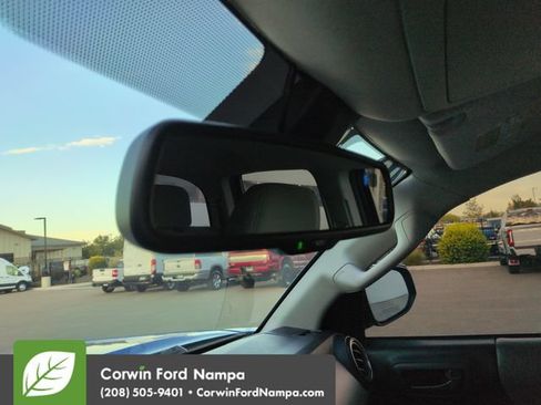 Used 2018 Toyota Tacoma SR5 AWD/4WD image 20