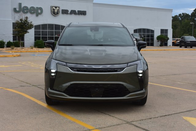 New 2027 Chrysler Pacifica Limited AWD/4WD image 2