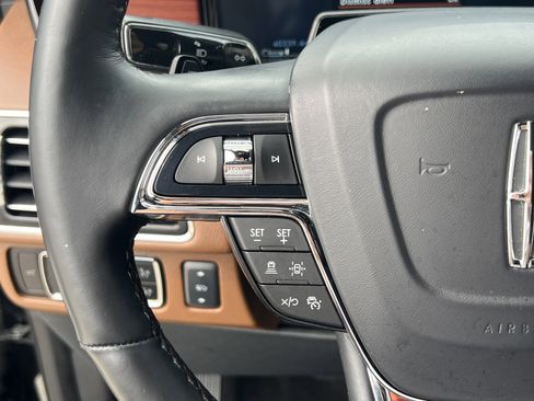 Used 2023 Lincoln Navigator L Reserve image 16