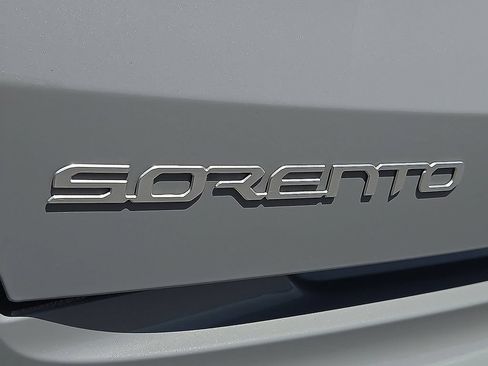 Used 2023 Kia Sorento SX AWD/4WD image 7