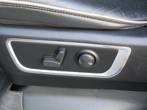 Used 2022 RAM 1500 Laramie w/ Sport Appearance Package image 14