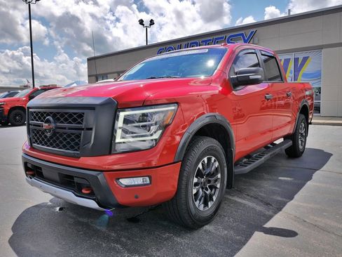 Used 2021 Nissan Titan PRO-4X w/ Pro-4x Convenience Package AWD/4WD image 3