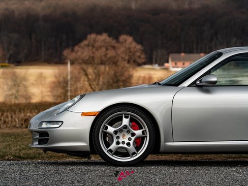 Used 2005 Porsche 911 Carrera S image 11