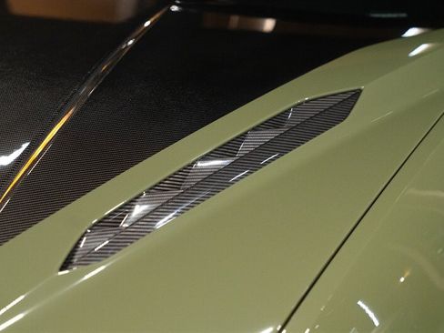 Used 2023 Lamborghini Urus Performante AWD/4WD image 25