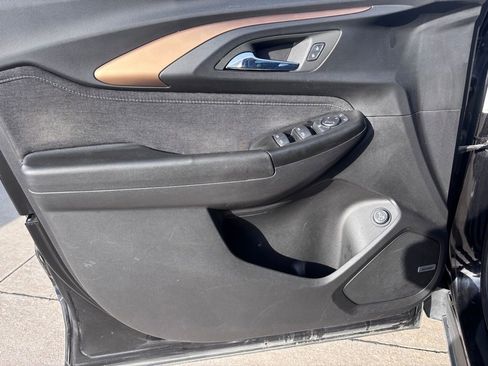 Used 2022 Chevrolet TrailBlazer ACTIV w/ Sun and Liftgate Package image 9