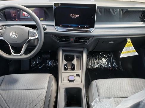 New 2026 Volkswagen Tiguan SE AWD/4WD image 8