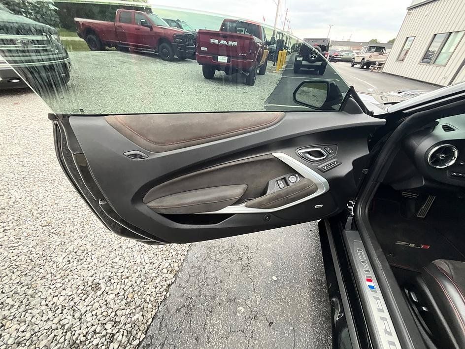 Used 2021 Chevrolet Camaro ZL1 RWD image 12