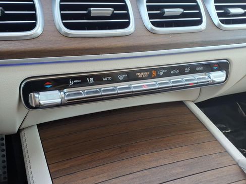 Used 2024 Mercedes-Benz GLS 450 4MATIC image 20