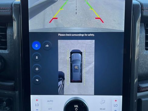 Used 2024 Ford Expedition Limited image 29