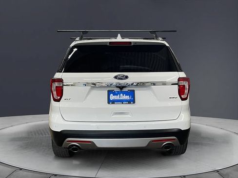 Used 2017 Ford Explorer XLT AWD/4WD image 4