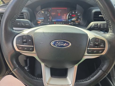 Used 2023 Ford Explorer XLT image 20