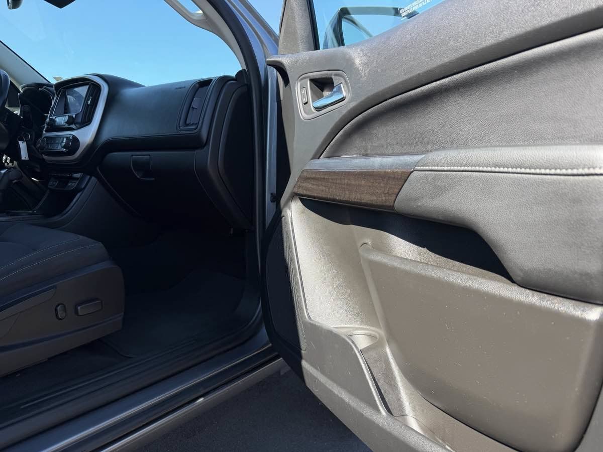 Used 2020 GMC Canyon SLE w/ Driver Alert Package AWD/4WD image 19