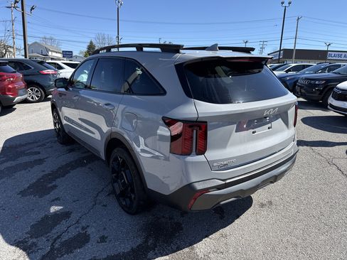 Used 2024 Kia Sorento SX AWD/4WD image 11