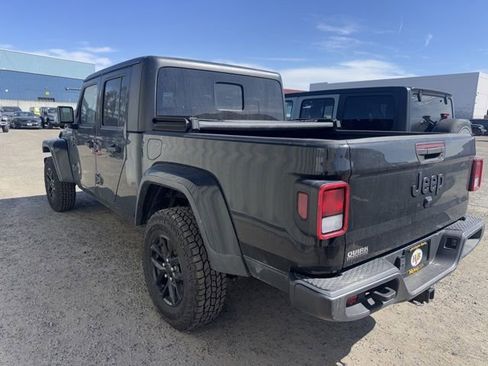 Used 2021 Jeep Gladiator Sport image 7