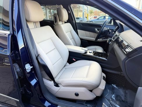 Used 2011 Mercedes-Benz E 350 4MATIC Wagon image 36