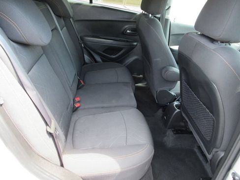 Certified 2020 Chevrolet Trax LT FWD image 18